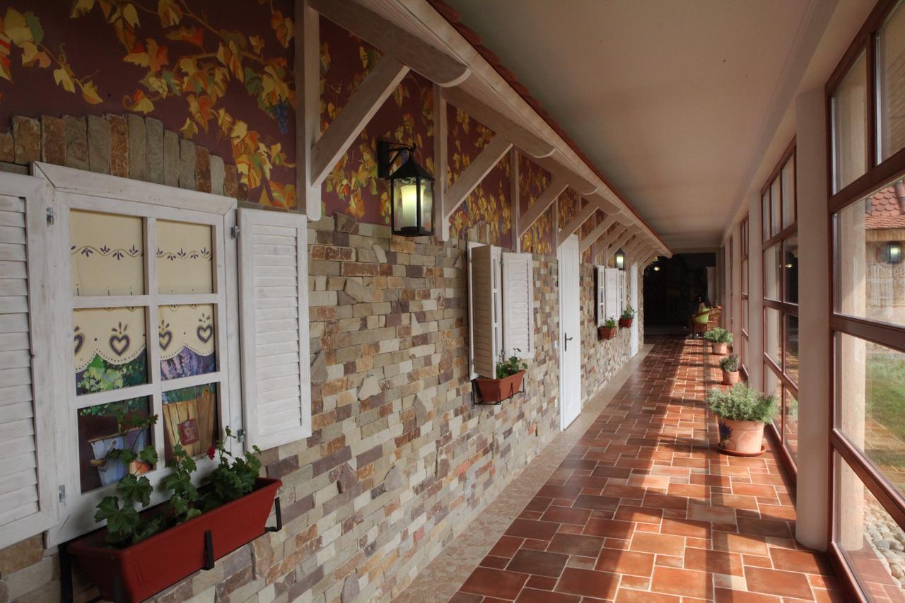 Publo Spa Hotel Vyshkove Exterior photo